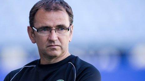 Hibs boss Pat Fenlon