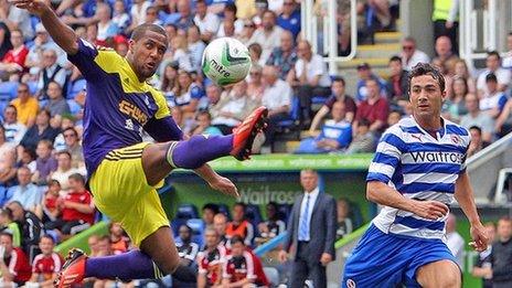 Wayne Rotledge in action for Swansea at Reading