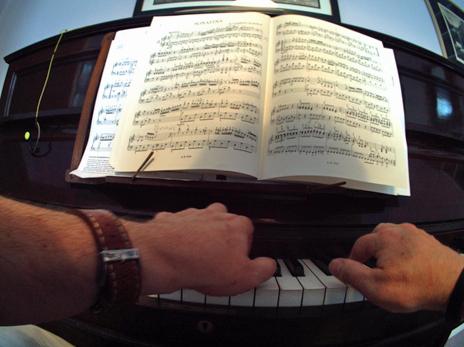 Piano playing caught by the Autographer