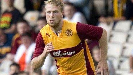 Henri Anier in action for Motherwell