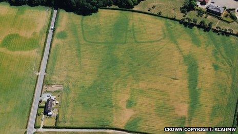 Iron Age farm surrounded by faint circles of Bronze Age burials near Bangor on Dee, Wrexham