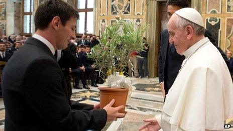 Pope Francis meets Argentine soccer star Lionel Messi during a private audience at the Vatican, Tuesday, 13 August, 2013