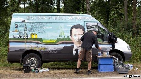 Campaigner paints van