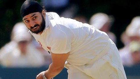 Monty Panesar bowling for Essex against Northants