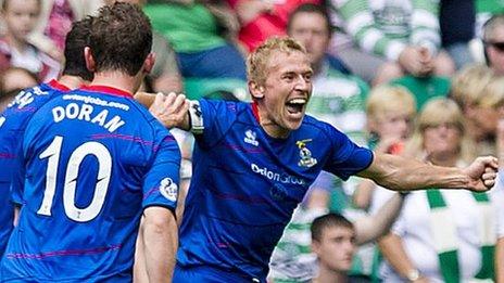 Aaron Doran and Richie Foran celebrate