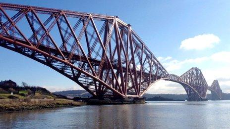 The Forth Bridge structure has three main towers