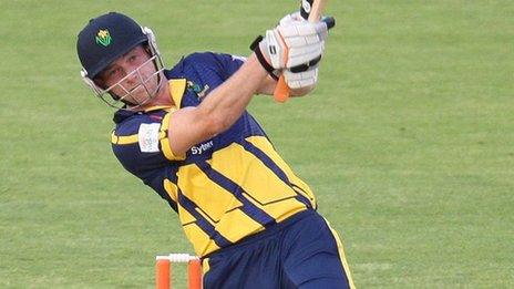 Graham Wagg hit 31 off 17 balls to see Glamorgan home