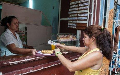 Buying food from a private cafeteria in Havana