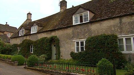 Collyweston slate on house