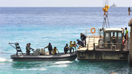 Suspected refugees arrive at Christmas Island