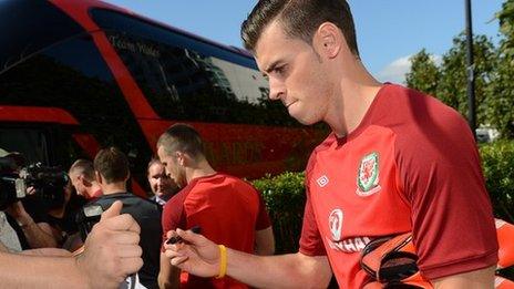 Gareth Bale leaving for Wales training