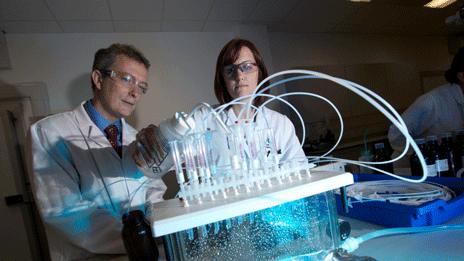 Welsh Water’s chief executive, Chris Jones, with water analyst Katie Pardoe