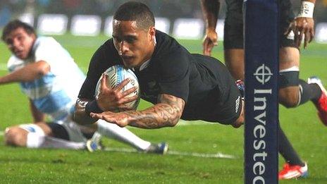 Aaron Smith dives over to score a try for the All Blacks