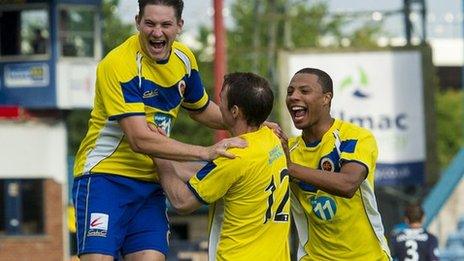 Stenhousemuir celebrate