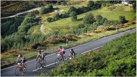 Riders in the Wiggle Etape Cymru