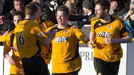 Alloa players celebrating