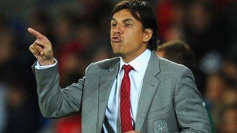 Chris Coleman makes a point to the players during Wales' 3-0 home defeat to Serbia in Cardiff