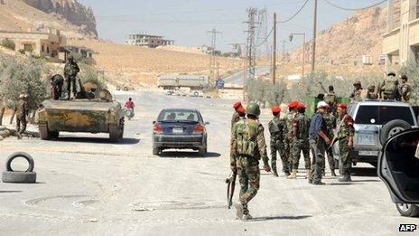 Soldiers outside Maaloula (7 September 2013)