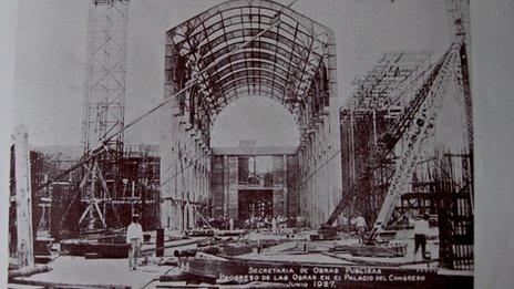 A picture of the building work on the Capitolio from June 1927