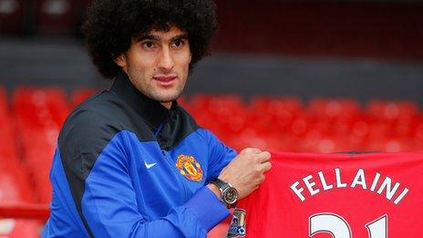 Manchester United's Marouane Fellaini