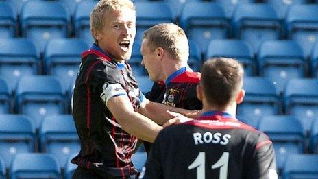 Richie Foran celebrates