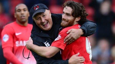 Russell Slade (l) and Romain Vincelot