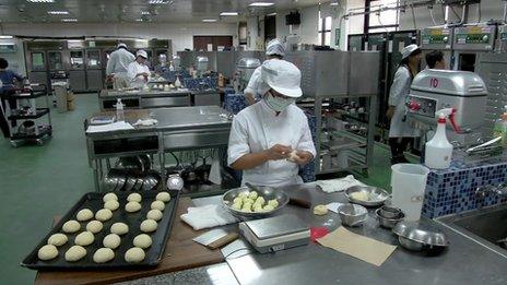 Taiwanese learn how to bake in the capital, Taipei