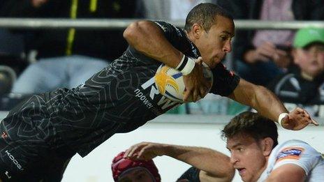 Eli Walker touches down twice in the Ospreys' 44-10 win