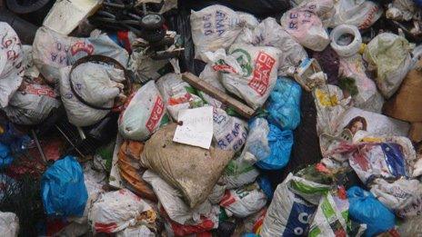 Bags of waste delivered to Klemetsrud