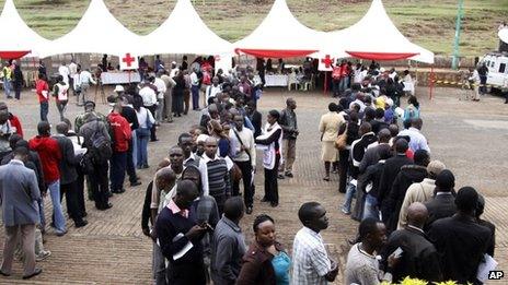 Kenyans queuing up to donate blood