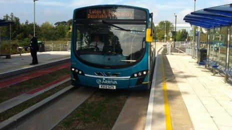 Luton and Dunstable guided bus