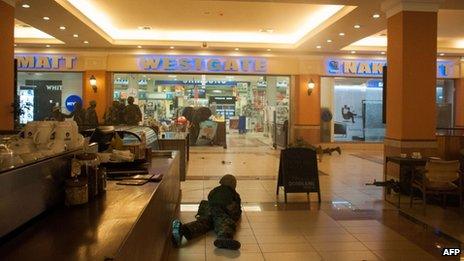 Kenyan troops take position on 21 September 2013 inside the Westgate mall in Nairobi.