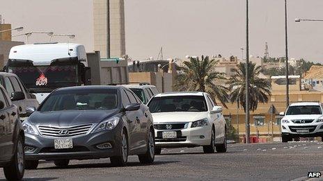 Cars in Riyadh (22 Sept 2013)