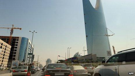 Cars in Riyadh (22 Sept 2013)