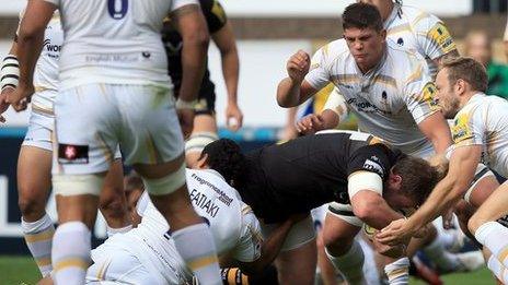 Wasps' Matt Mullan scores the game's first try against his old club Worcester