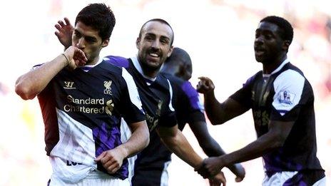 Luis Suarez scores for Liverpool at Sunderland