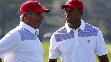 US captain Fred Couples and Tiger Woods