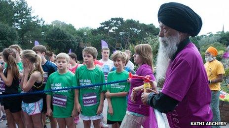 Fauja Singh launches Bournemouth Marathon Festival