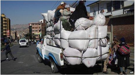 Vehicle loaded with coca leaves bags