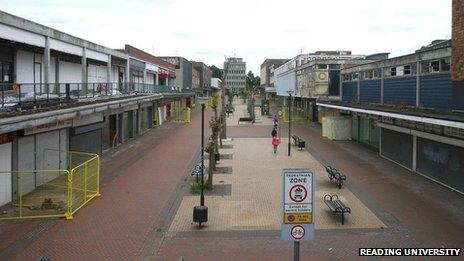 Bracknell town centre (c) Reading University