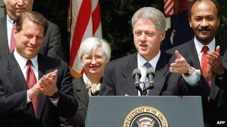 Janet Yellen stands behind Bill Clinton in 1997