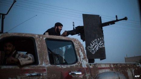 Members of Ahrar al-Sham near the northern city of Raqqa (25 August 2013)