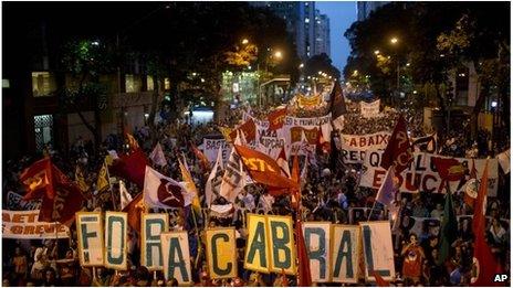 Protesters in Rio de Janeiro (15 October 2013)