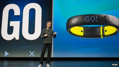 Stefan Olander in front of fuelband and GO!