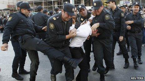 Opposition activist arrested in Baku, 12 Oct 13