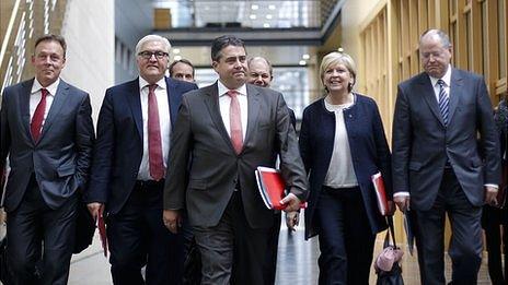 SPD Chairman Sigmar Gabriel walks to exploratory talks with the CDU. 17 Oct 2013