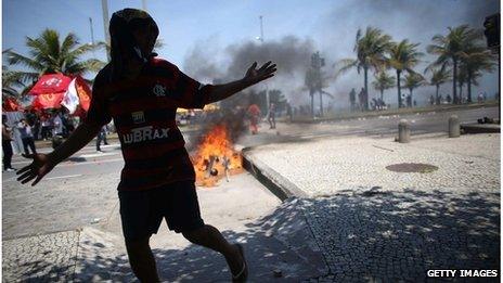 Protest in Barra da Tijuca on 21 October 2013