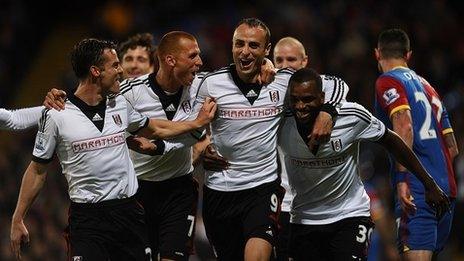 Dimitar Berbatov celebrates his goal