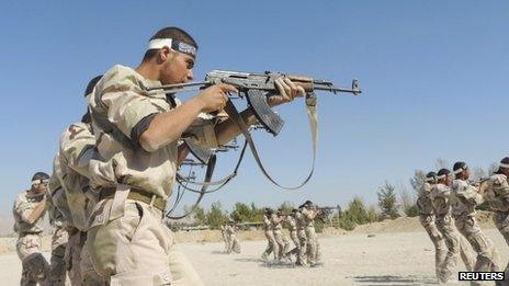 New recruits to a rebel brigade train in the Ghouta agricultural belt outside Damascus (11 October 2013)