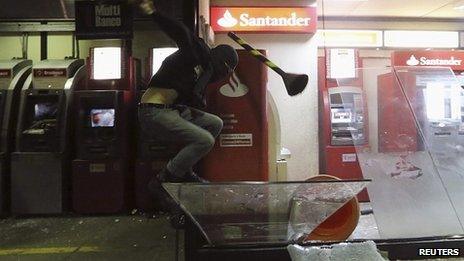 Bank machines attacked at bus terminal. 25 Oct 2013